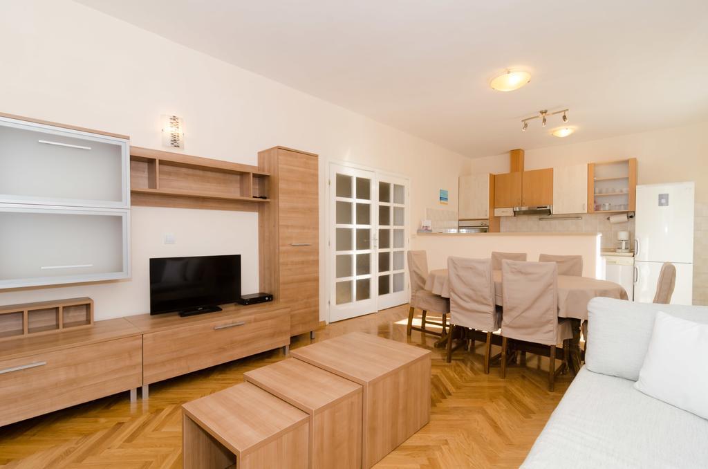 Elisa Apartment